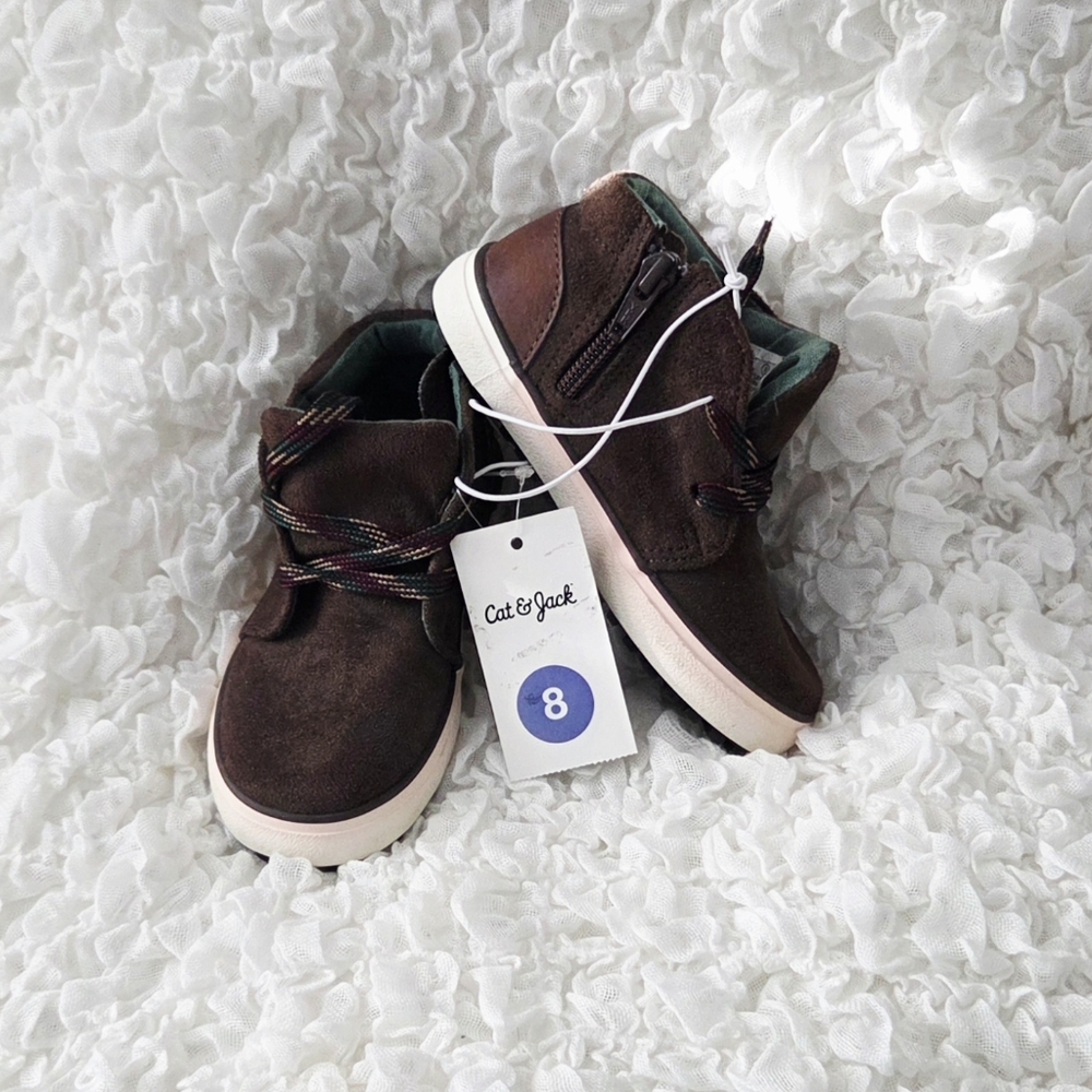 ๐๏ธ Toddler Boy High Top Shoes Size 8 - Picture 2 of 5